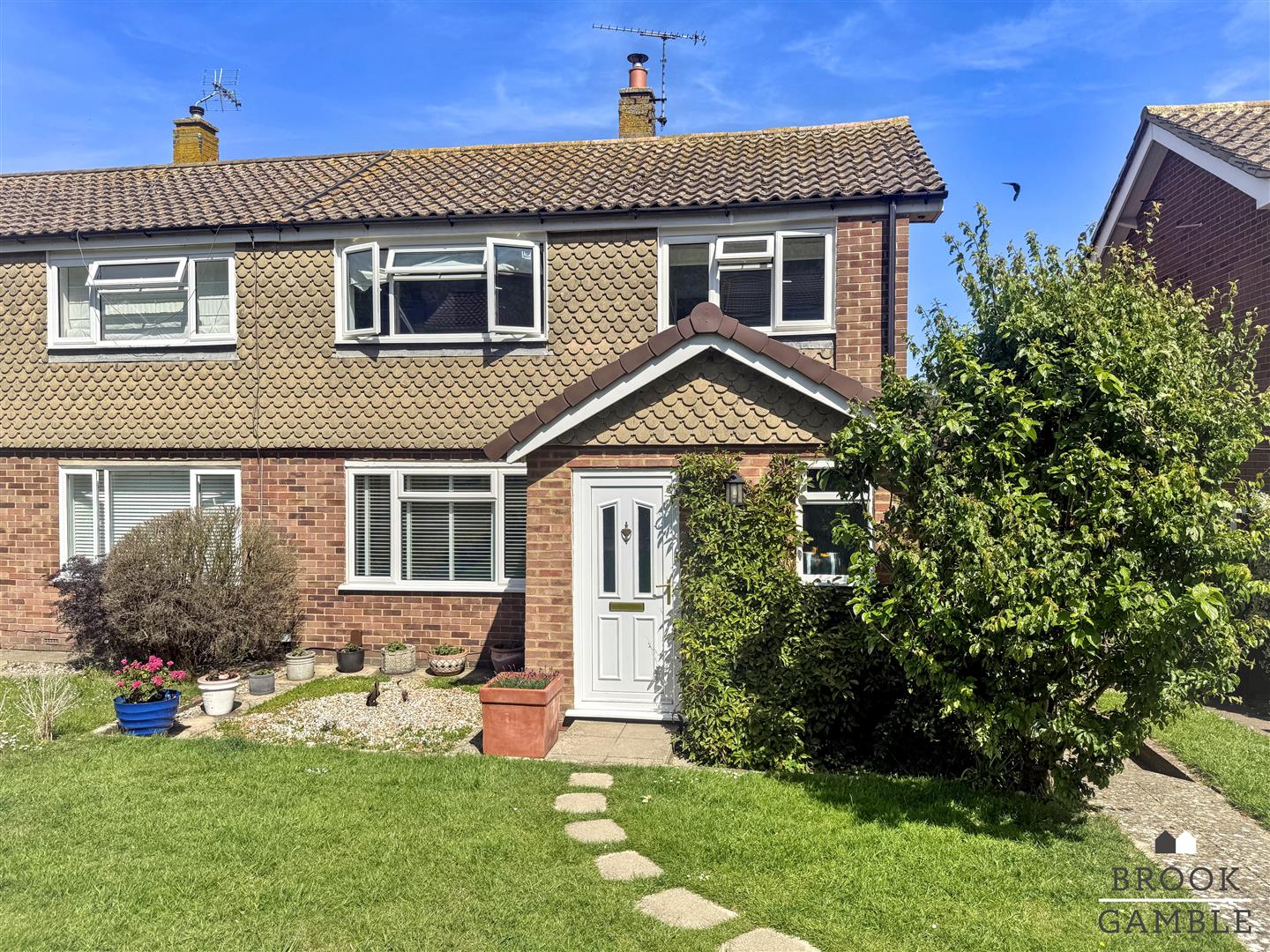 4 Bedroom House for Sale: £375,000. Bracken Road in Eastbourne, East Sussex